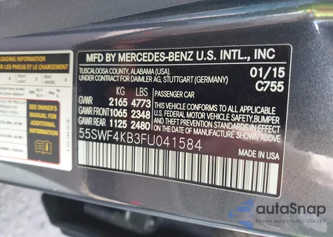 2015 Mercedes-Benz C 300 Luxury 4Matic z USA, uszkodzony, nr VIN 55SWF4KB3FU041584